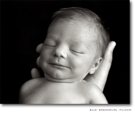 Newborn smirks av brennaval/flickr under cc-licens